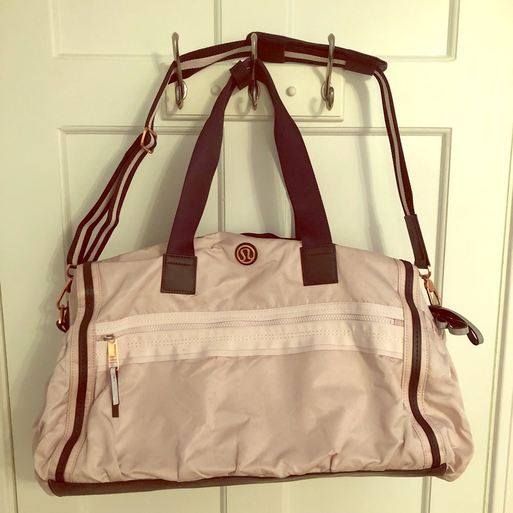 Lululemon everywhere duffel bag